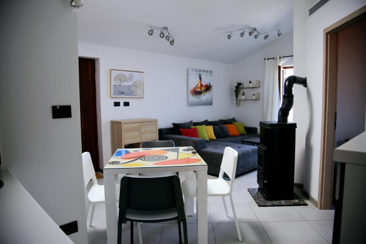 Apartman Tera Appartement Dobreć Buitenkant foto