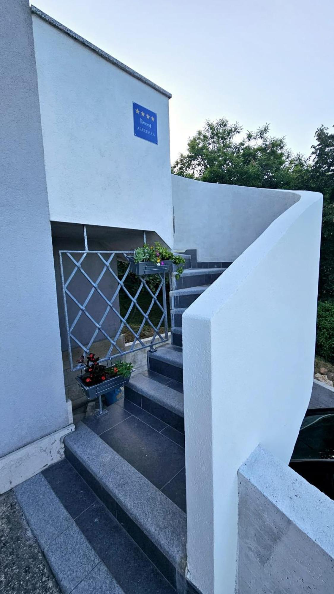 Apartman Tera Appartement Dobreć Buitenkant foto